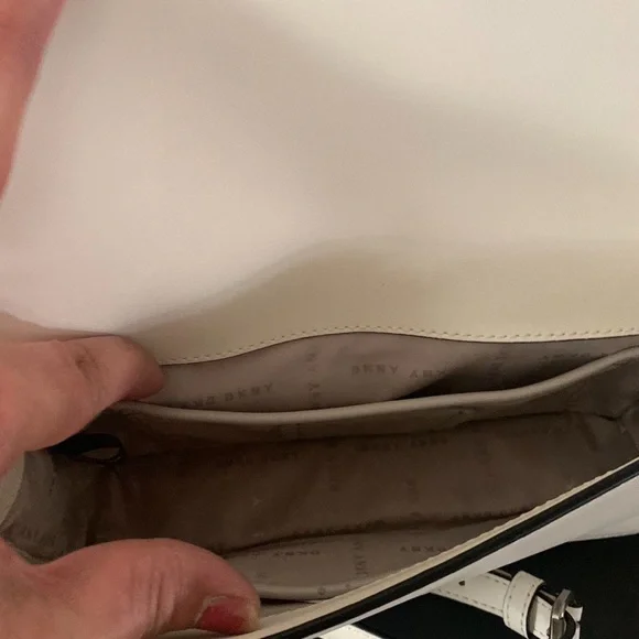 DKNY CROSSBODY BAG 🎄💕 - Picture 3 of 4